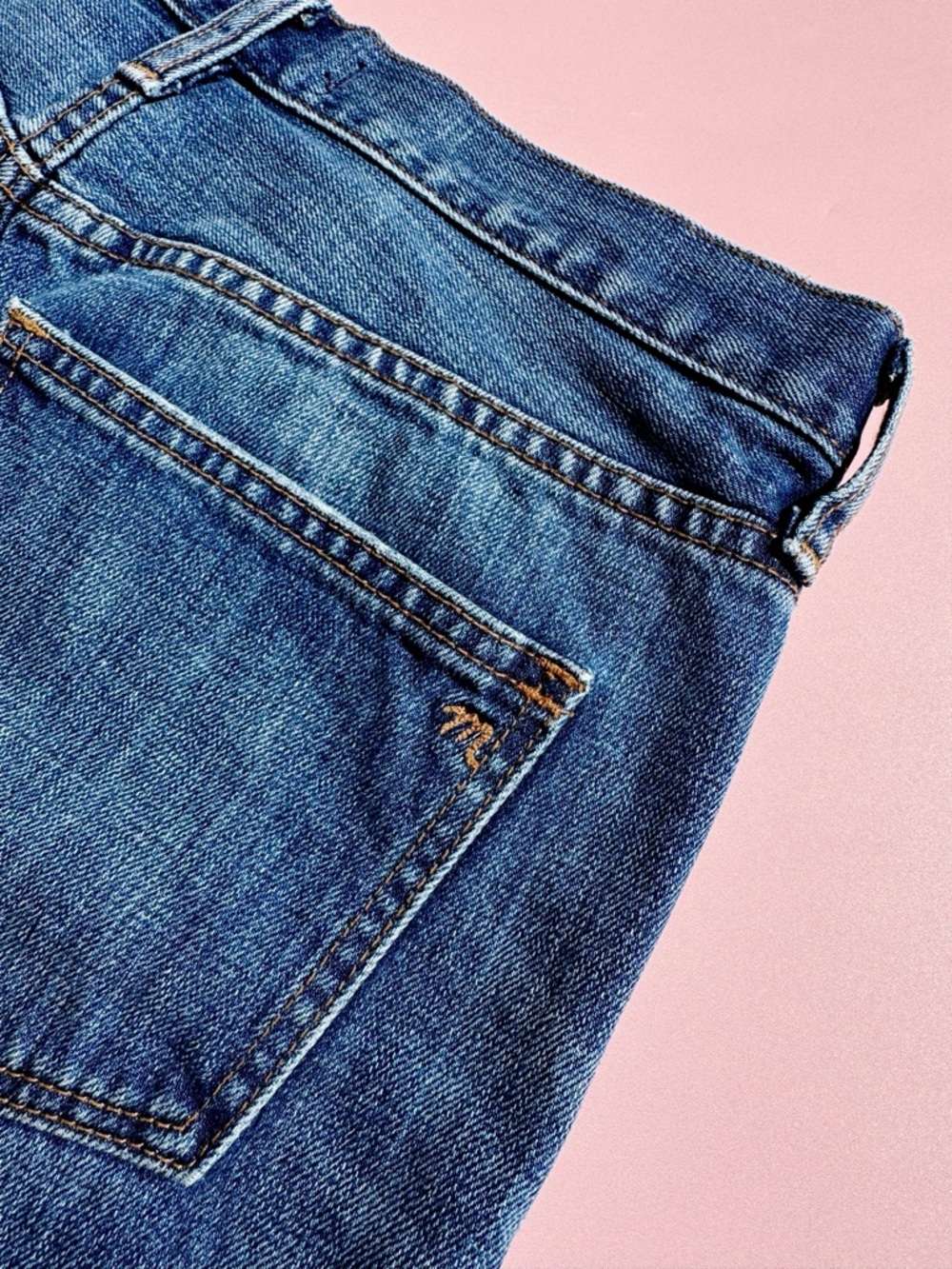 Sz 25 Madewell 100% Cotton Mid Rise Medium Wash Frayed Bermuda Denim Shorts EUC - Picture 3 of 4